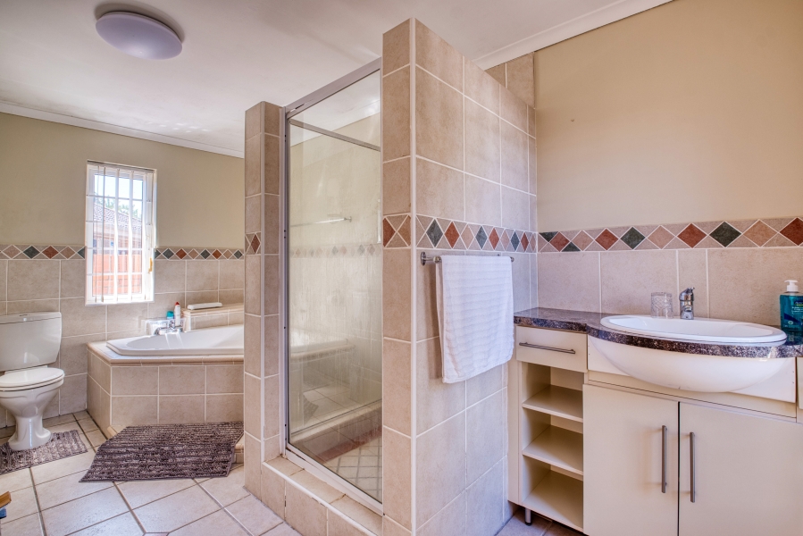 6 Bedroom Property for Sale in Summerstrand Eastern Cape